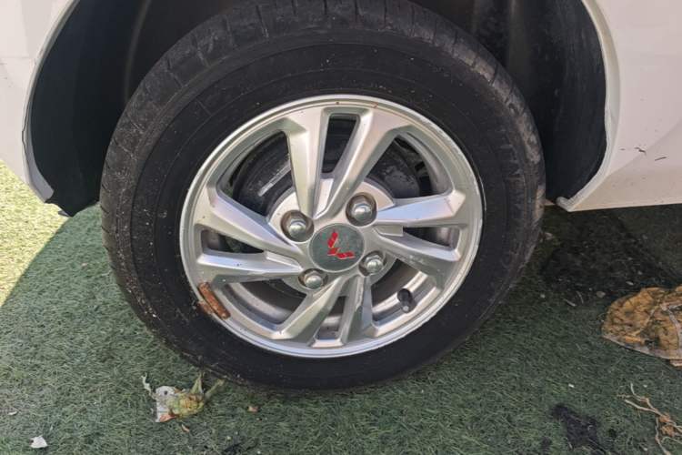 Used Wuling Hongguang MINIEV 2020 Freedom Version Lithium Iron Phosphate Right Rear Wheel Hub