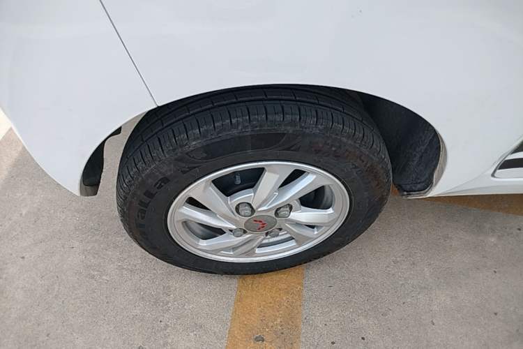 Used Wuling Hongguang MINIEV 2020 Zizai Version Lithium-NMC Right Rear Wheel Hub