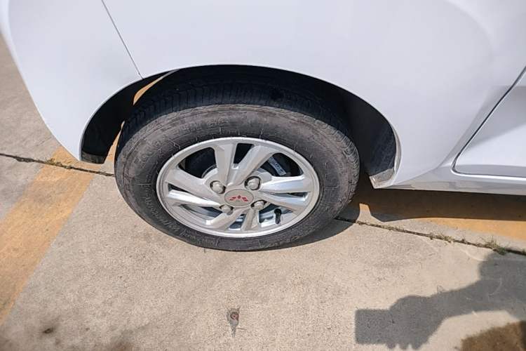 Used Wuling Hongguang MINIEV 2020 Zizai Version Lithium-NMC Right Rear Wheel Hub