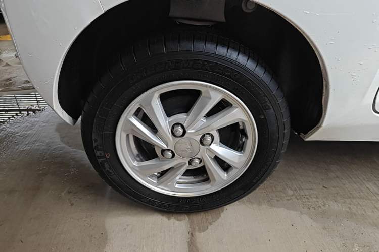 Used Wuling Hongguang MINIEV 2020 Freedom Version Lithium Iron Phosphate Right Rear Wheel Hub