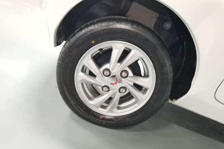 Used Wuling Hongguang MINIEV 2020 Enjoyment Model Lithium Iron Phosphate Right Rear Wheel Hub