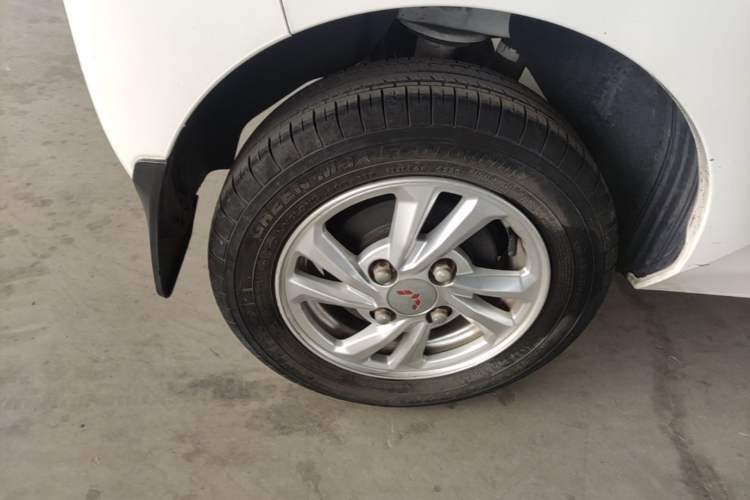 Used Wuling Hongguang MINIEV 2020 Zizai Version Lithium-NMC Right Rear Wheel Hub