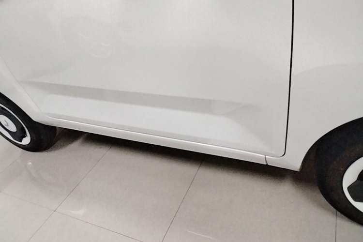 Used Wuling Hongguang MINIEV 2020 Enjoyment Model Lithium Iron Phosphate Right Side Sill