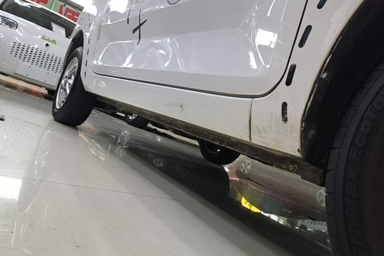 Used Wuling Hongguang MINIEV 2020 Enjoyment Model Lithium Iron Phosphate Right Side Sill