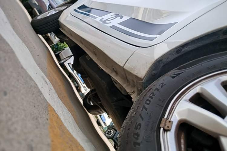 Used Wuling Hongguang MINIEV 2020 Zizai Version Lithium-NMC Right Side Sill