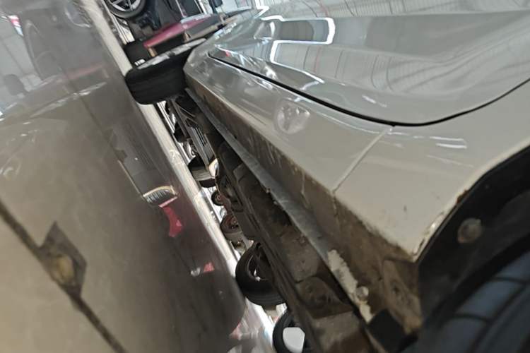Used Wuling Hongguang MINIEV 2020 Enjoyment Model Lithium Iron Phosphate Right Side Sill