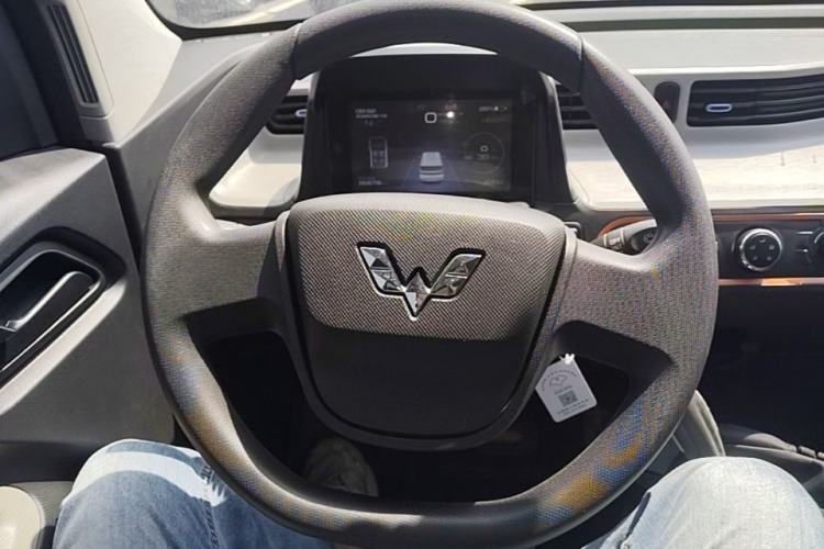 Used Wuling Hongguang MINIEV 2020 Enjoyment Model Lithium Iron Phosphate Steering Wheel