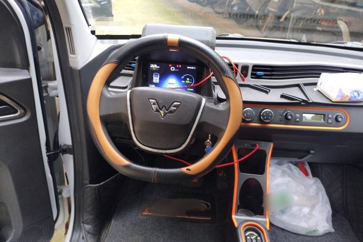 Used Wuling Hongguang MINIEV 2020 Enjoyment Model Lithium Iron Phosphate Steering Wheel