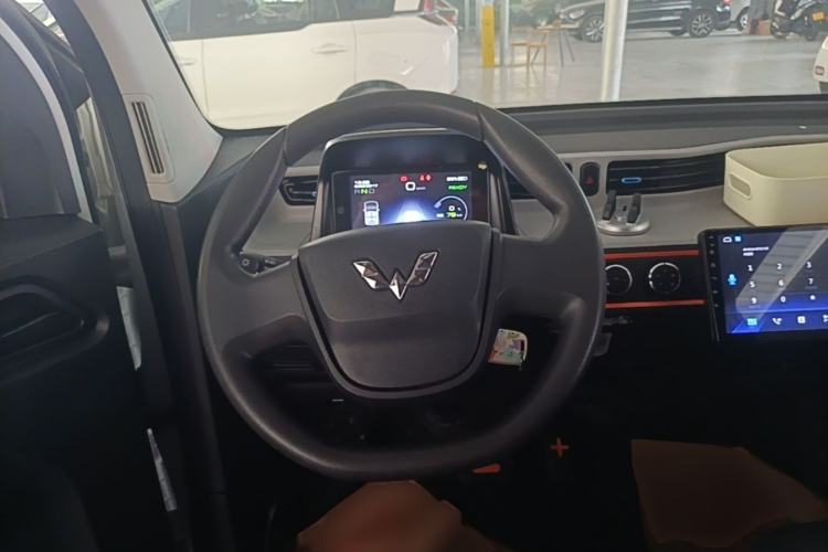 Used Wuling Hongguang MINIEV 2020 Freedom Version Lithium Iron Phosphate Steering Wheel