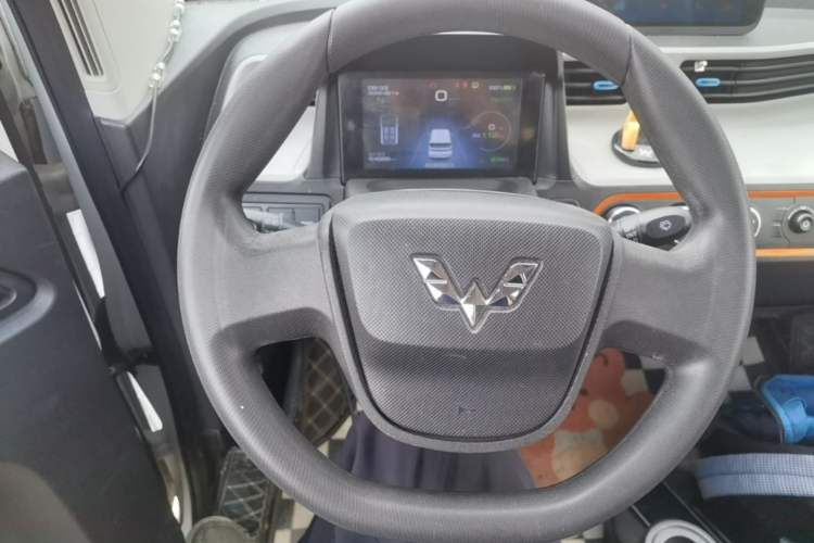 Used Wuling Hongguang MINIEV 2020 Enjoyment Model Lithium Iron Phosphate Steering Wheel