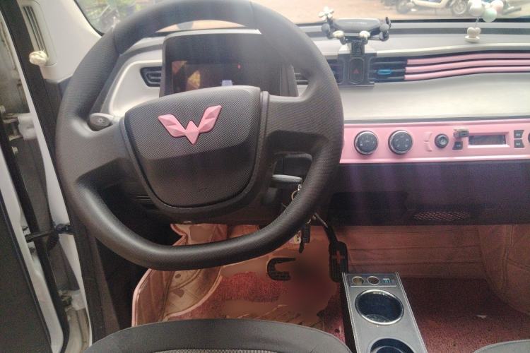 Used Wuling Hongguang MINIEV 2020 Enjoyment Model Lithium Iron Phosphate Steering Wheel