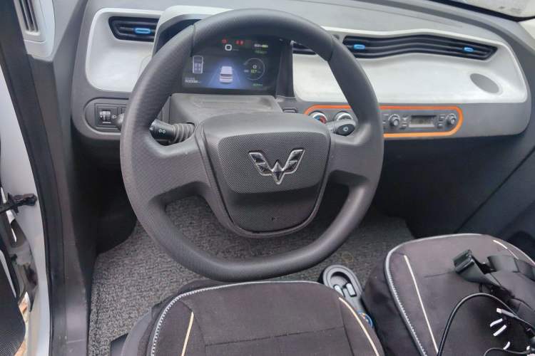 Used Wuling Hongguang MINIEV 2020 Zizai Version Lithium-NMC Steering Wheel