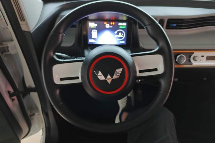 Used Wuling Hongguang MINIEV 2020 Freedom Version Lithium Iron Phosphate Steering Wheel