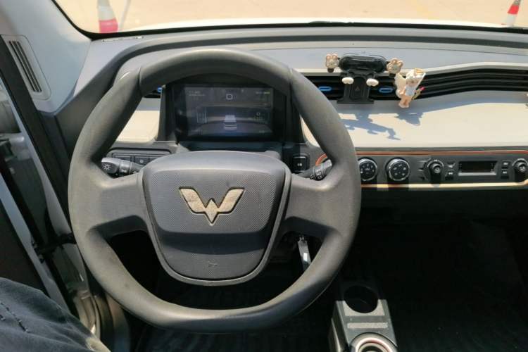Used Wuling Hongguang MINIEV 2020 Freedom Version Lithium Iron Phosphate Steering Wheel