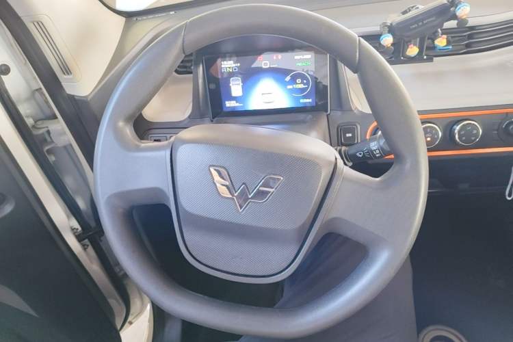 Used Wuling Hongguang MINIEV 2020 Enjoy Edition Lithium-Ion Battery Steering Wheel