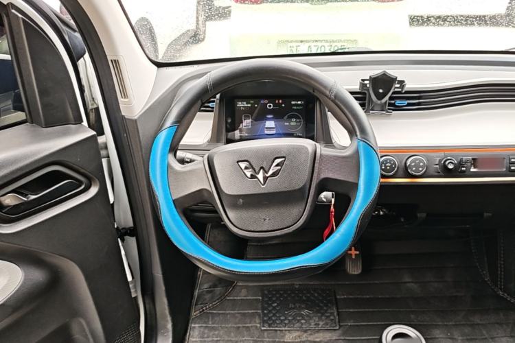 Used Wuling Hongguang MINIEV 2020 Enjoyment Model Lithium Iron Phosphate Steering Wheel