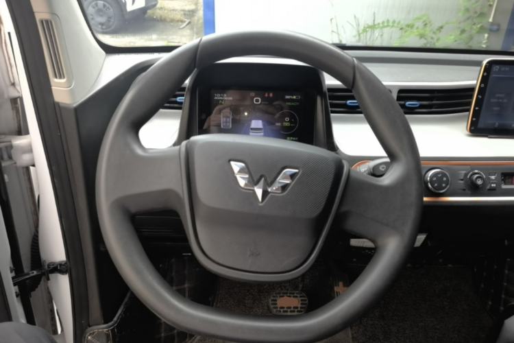 Used Wuling Hongguang MINIEV 2020 Enjoyment Model Lithium Iron Phosphate Steering Wheel