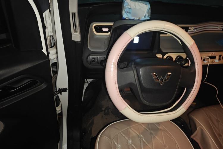 Used Wuling Hongguang MINIEV 2020 Freedom Version Lithium Iron Phosphate Steering Wheel