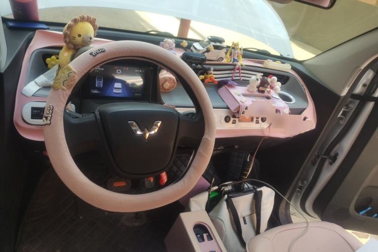 Used Wuling Hongguang MINIEV 2020 Enjoyment Model Lithium Iron Phosphate Steering Wheel