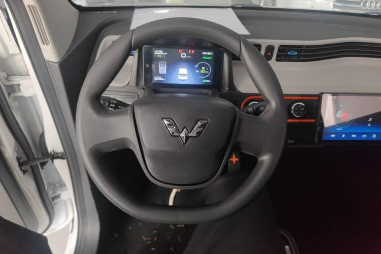 Used Wuling Hongguang MINIEV 2020 Zizai Version Lithium-NMC Steering Wheel
