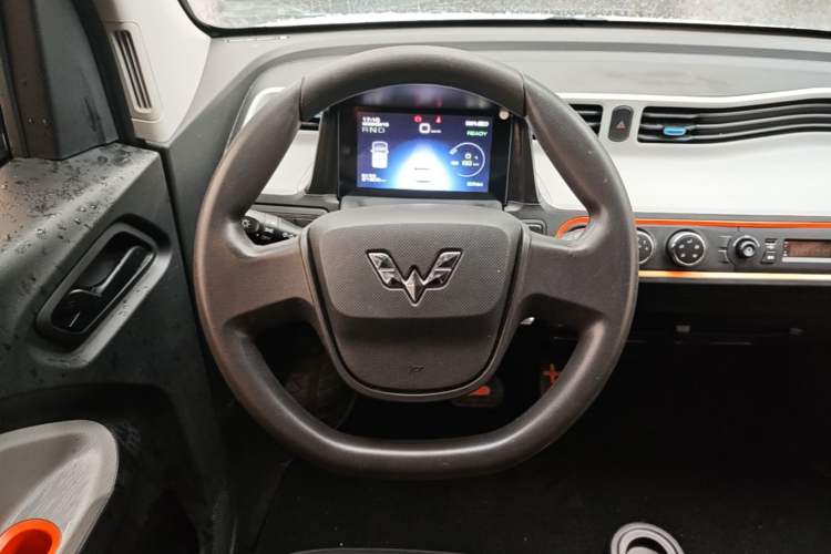 Used Wuling Hongguang MINIEV 2020 Freedom Version Lithium Iron Phosphate Steering Wheel