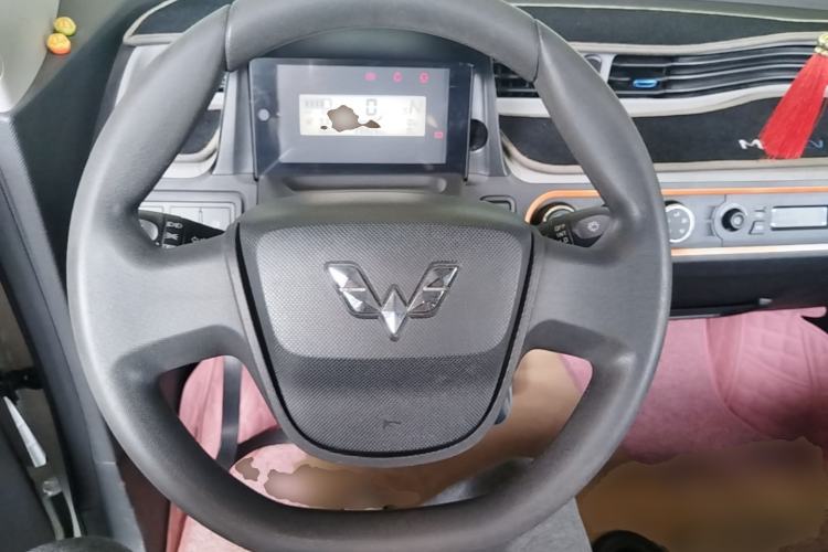 Used Wuling Hongguang MINIEV 2020 Easy Version Lithium-Ion Battery Steering Wheel