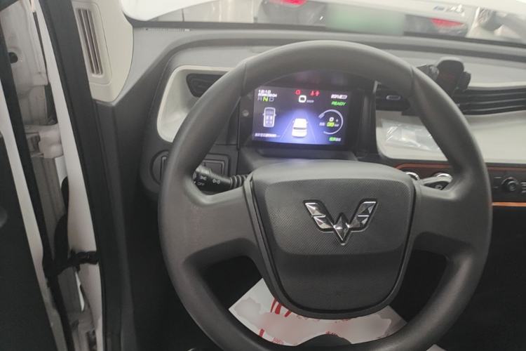 Used Wuling Hongguang MINIEV 2020 Enjoyment Model Lithium Iron Phosphate Steering Wheel