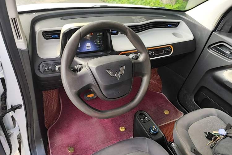 Used Wuling Hongguang MINIEV 2020 Freedom Version Lithium Iron Phosphate Steering Wheel
