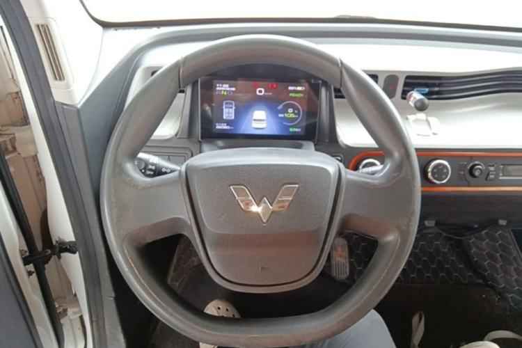 Used Wuling Hongguang MINIEV 2020 Enjoyment Model Lithium Iron Phosphate Steering Wheel