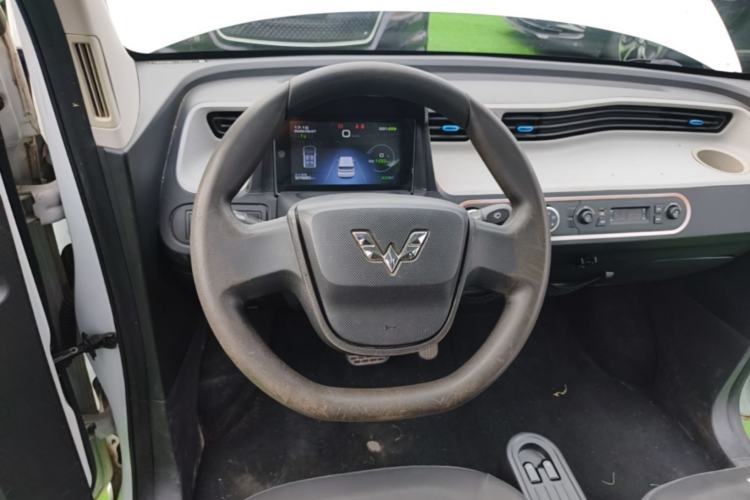 Used Wuling Hongguang MINIEV 2020 Enjoyment Model Lithium Iron Phosphate Steering Wheel