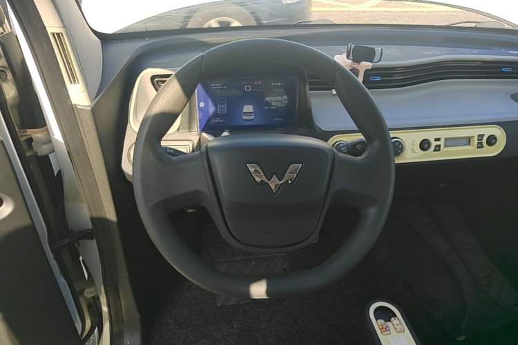 Used Wuling Hongguang MINIEV 2020 Freedom Version Lithium Iron Phosphate Steering Wheel