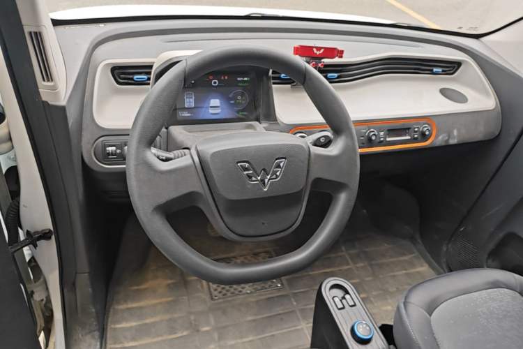 Used Wuling Hongguang MINIEV 2020 Freedom Version Lithium Iron Phosphate Steering Wheel