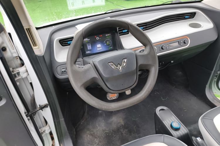 Used Wuling Hongguang MINIEV 2020 Enjoyment Model Lithium Iron Phosphate Steering Wheel