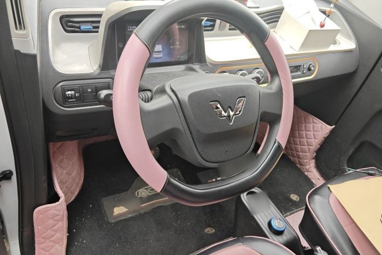 Used Wuling Hongguang MINIEV 2020 Enjoyment Model Lithium Iron Phosphate Steering Wheel