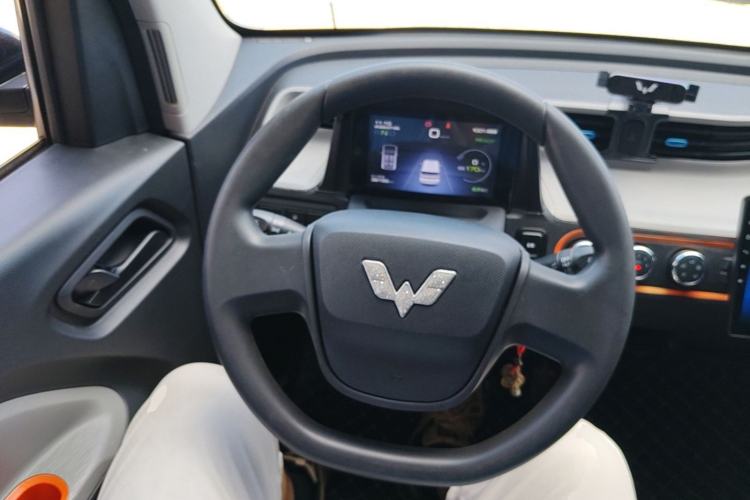 Used Wuling Hongguang MINIEV 2020 Enjoyment Model Lithium Iron Phosphate Steering Wheel