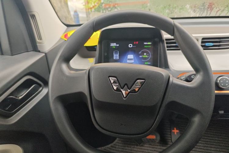 Used Wuling Hongguang MINIEV 2020 Enjoyment Model Lithium Iron Phosphate Steering Wheel