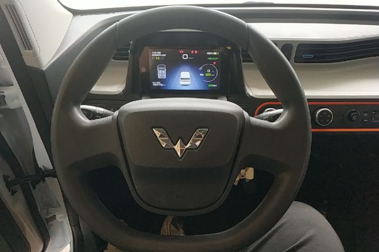 Used Wuling Hongguang MINIEV 2020 Enjoyment Model Lithium Iron Phosphate Steering Wheel