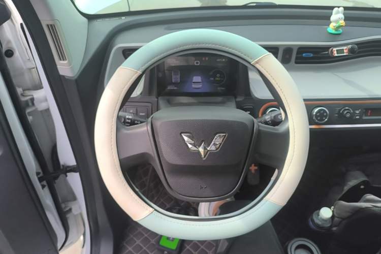 Used Wuling Hongguang MINIEV 2020 Freedom Version Lithium Iron Phosphate Steering Wheel