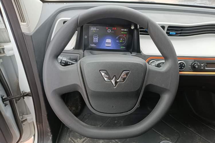 Used Wuling Hongguang MINIEV 2020 Freedom Version Lithium Iron Phosphate Steering Wheel