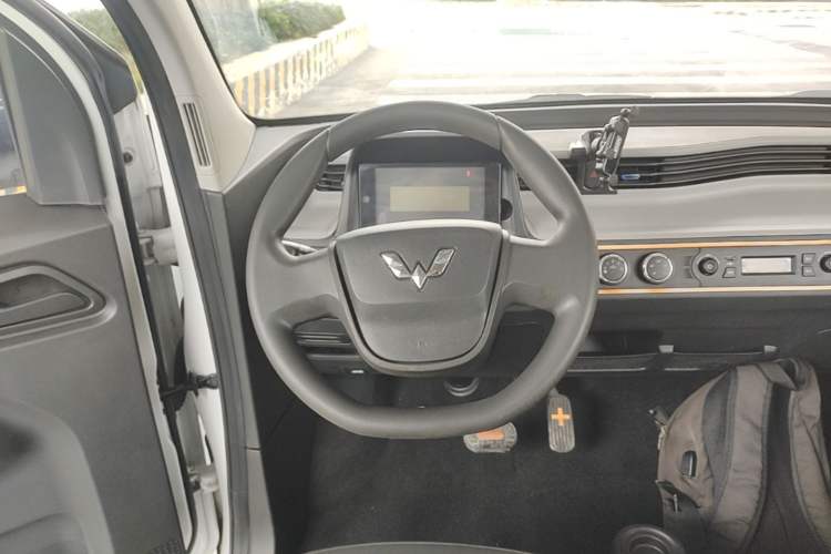 Used Wuling Hongguang MINIEV 2020 Lite Version Lithium Iron Phosphate Steering Wheel