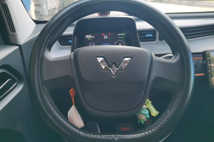 Used Wuling Hongguang MINIEV 2020 Enjoyment Model Lithium Iron Phosphate Steering Wheel