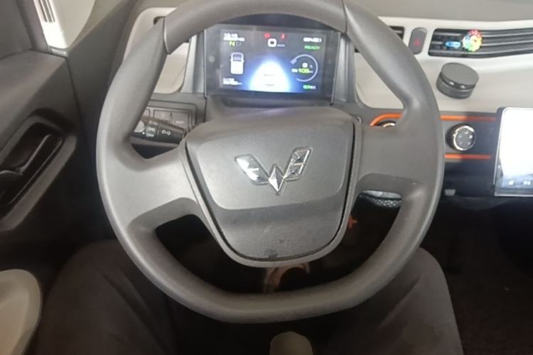 Used Wuling Hongguang MINIEV 2020 Enjoyment Model Lithium Iron Phosphate Steering Wheel