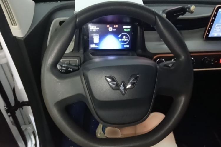Used Wuling Hongguang MINIEV 2020 Enjoyment Model Lithium Iron Phosphate Steering Wheel
