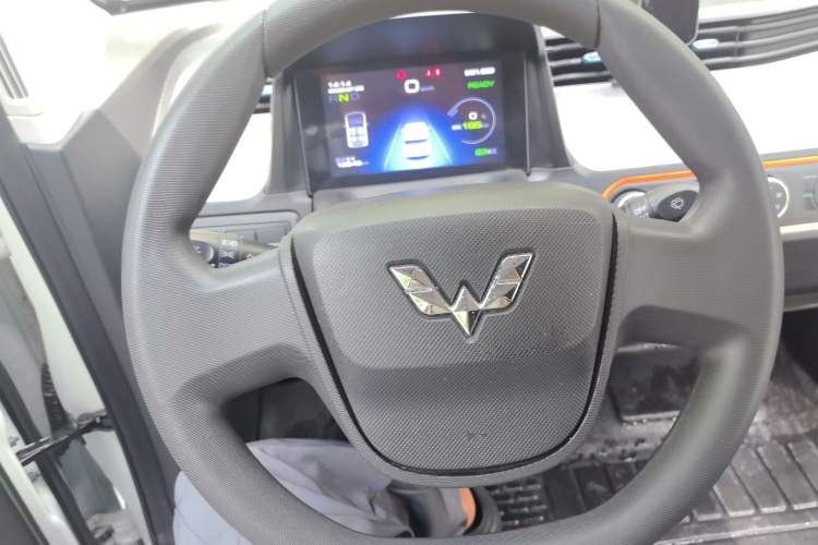 Used Wuling Hongguang MINIEV 2020 Enjoyment Model Lithium Iron Phosphate Steering Wheel