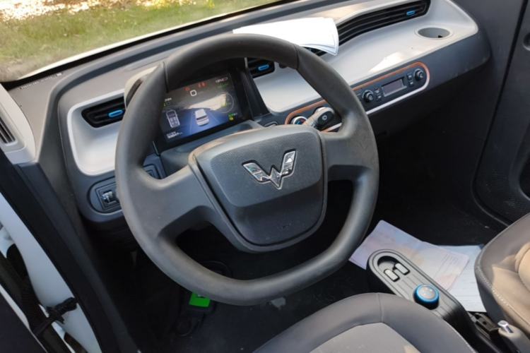Used Wuling Hongguang MINIEV 2020 Enjoyment Model Lithium Iron Phosphate Steering Wheel