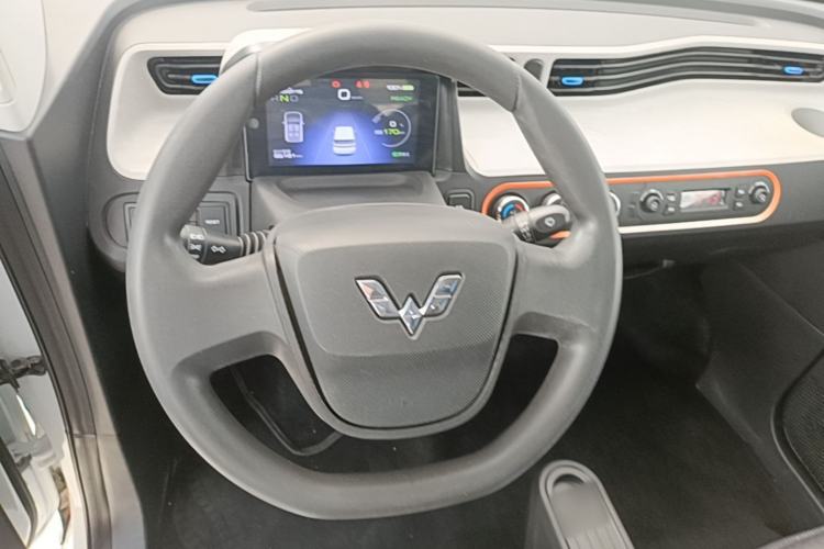 Used Wuling Hongguang MINIEV 2020 Enjoyment Model Lithium Iron Phosphate Steering Wheel