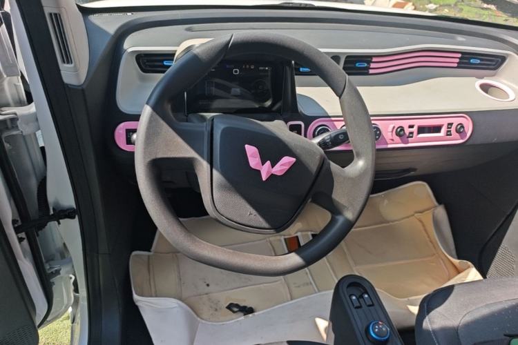 Used Wuling Hongguang MINIEV 2020 Freedom Version Lithium Iron Phosphate Steering Wheel