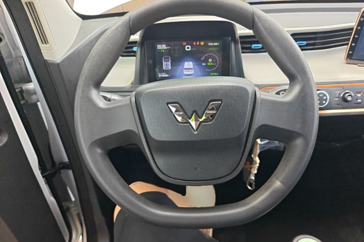 Used Wuling Hongguang MINIEV 2020 Zizai Version Lithium-NMC Steering Wheel