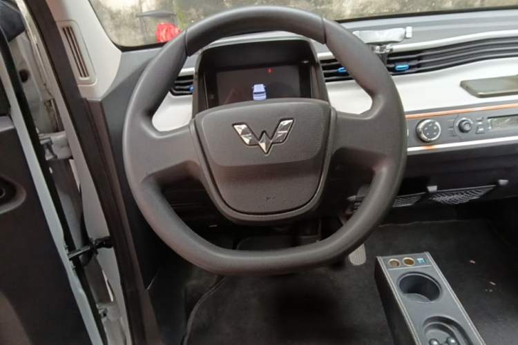Used Wuling Hongguang MINIEV 2020 Freedom Version Lithium Iron Phosphate Steering Wheel