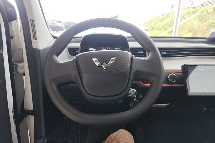 Used Wuling Hongguang MINIEV 2020 Enjoyment Model Lithium Iron Phosphate Steering Wheel